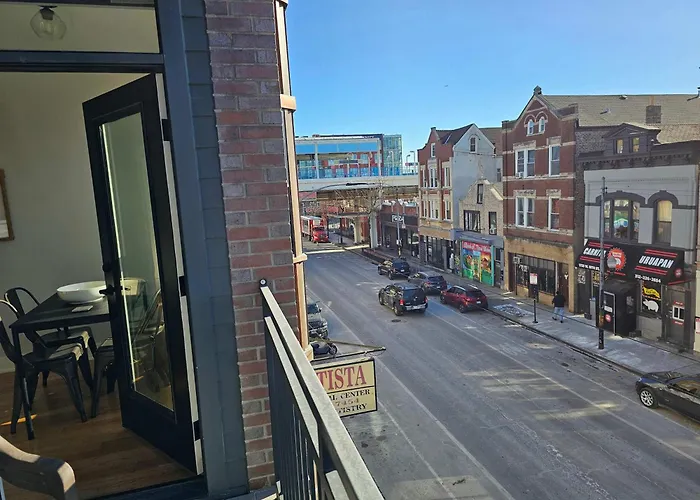 Updated 3 Bedroom Downtown Pilsen * Chicago