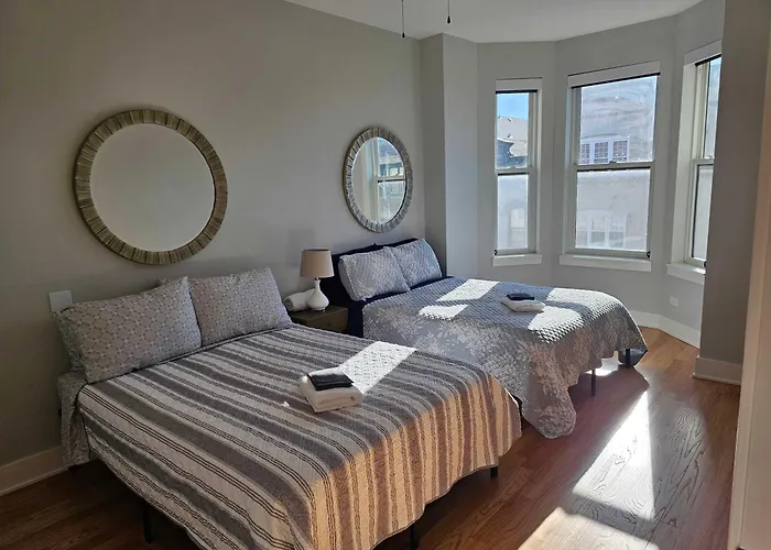 Updated 3 Bedroom Downtown Pilsen