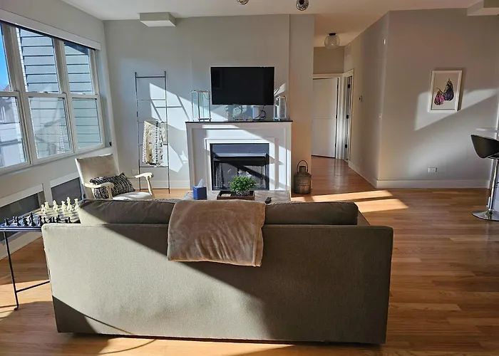 Updated 3 Bedroom Downtown Pilsen Chicago