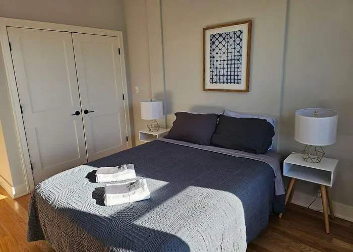 Updated 3 Bedroom Downtown Pilsen
