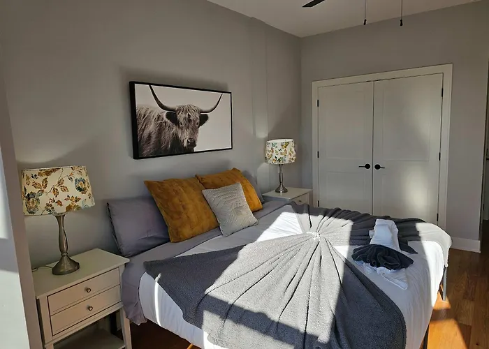 Apartment Updated 3 Bedroom Downtown Pilsen Chicago